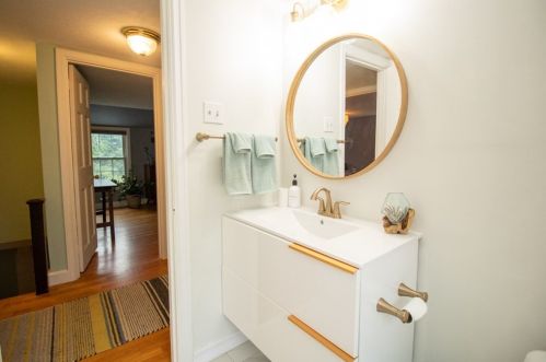 51 East St, South Hadley MA  01075-2115 exterior