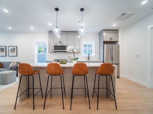 208 Spencer Ave, Chelsea, MA 02150-2218