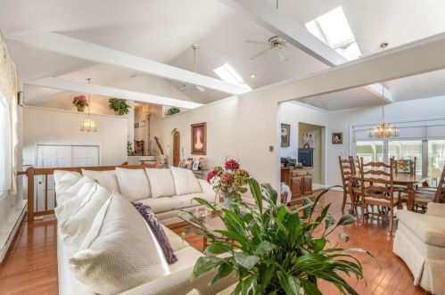 6 Amanola Ave, Worcester MA 01604 exterior