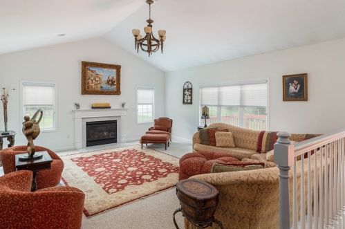 41 Wildwood Dr, Southborough MA 01772-1990 exterior