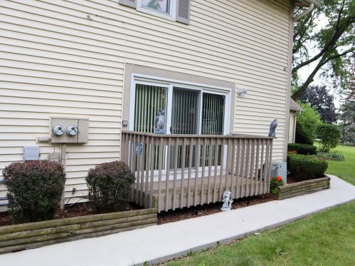 222 Foxhead Ct, Lemont IL  60440-1721 exterior