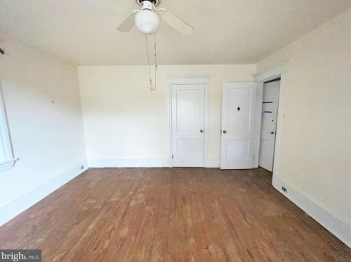 164 Delaware St, West Deptford NJ 08096-5921 exterior