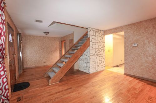 807 Beech Dr, Lemont IL 60440-1601 exterior