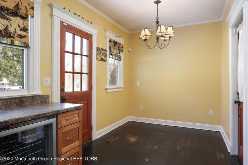 215 Silverside Ave, Little Silver NJ 07739-1713 exterior