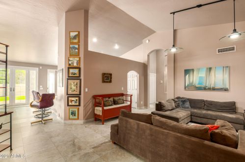 1709 Cathedral Rock Dr, Phoenix AZ 85048-8909 exterior