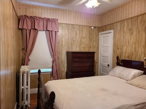 87 Briggs St, New Bedford MA 02740-3206 exterior