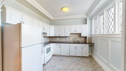 266 Pleasant St, West Bridgewater MA 02379-1509 exterior