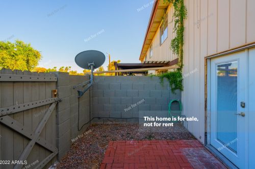 8241 Central Ave, Phoenix AZ  85020-3561 exterior