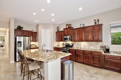 32718 18th Ln, Phoenix AZ  85085-8055 exterior