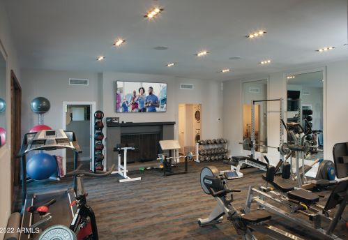 4621 Camelback Rd, Phoenix AZ 85033-1534 exterior