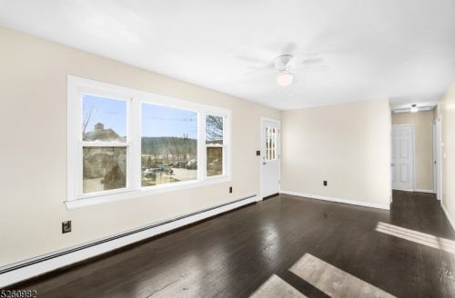 20 Loomis Ave, Wantage NJ  07461-2214 exterior