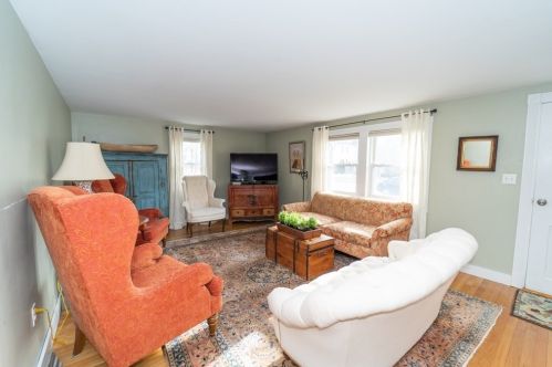 53 Standish Ave, Plymouth MA 02360-4165 exterior