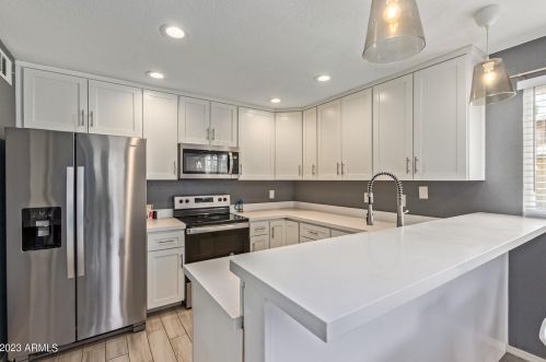 4769 Belleview St, Phoenix AZ  85008-5606 exterior