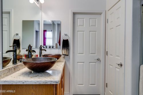 2571 73 Dr, Phoenix AZ 85043-7238 exterior