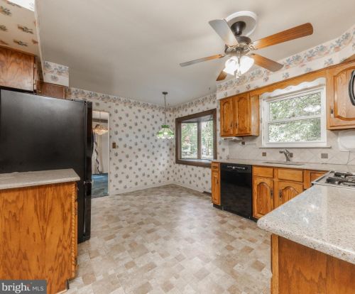 605 Chestnut Ave, West Deptford NJ 08097-1603 exterior