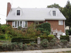 95 Jackson St, Newton, MA 02459-2518