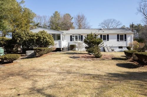 2 Chester Ave, Burlington MA 01803-1312 exterior