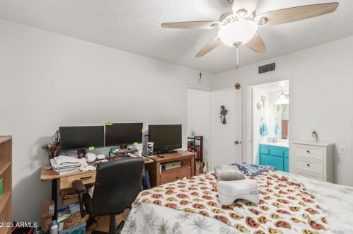 7002 42nd St, Phoenix AZ 85032-2205 exterior