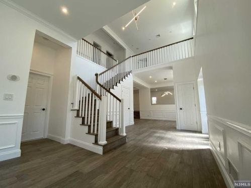 73 Merritt Ave, Cresskill NJ  07626-2419 exterior