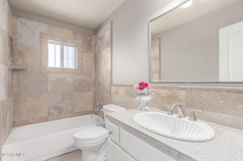 8634 3 St, Phoenix AZ 85004-2020 exterior