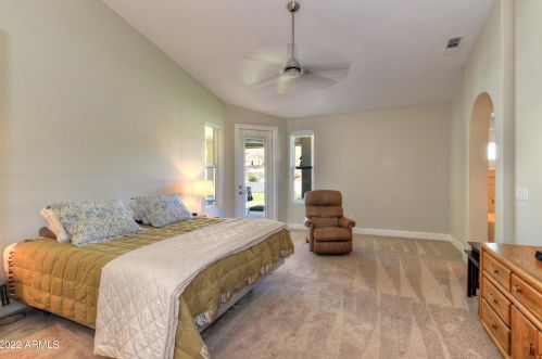 12618 38 St, Phoenix AZ 85040-1613 exterior