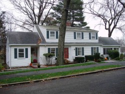 7 White Pine Rd, Newton, MA 02464-1222