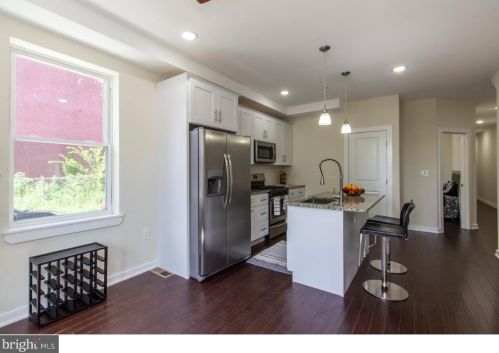 816 16th St, Philadelphia, PA 19146-0020