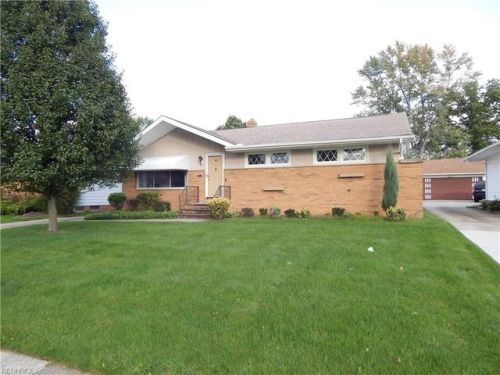 7745 Ann Arbor Dr, Cleveland, OH 44130-5823