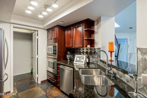 125 Beck Ln, Phoenix AZ 85032-4293 exterior