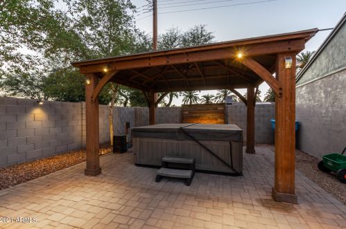 3132 15th Ave, Phoenix AZ 85015-4204 exterior