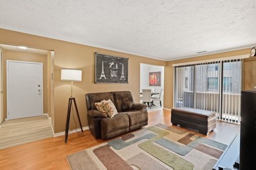 30 Shrewsbury Green Dr, Shrewsbury, MA 01545-3673