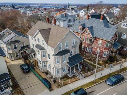 1029 Plymouth Ave, Fall River MA 02721-1939 exterior