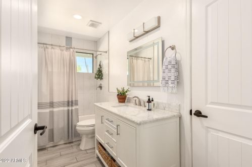 10808 43rd St, Phoenix AZ 85050-3342 exterior