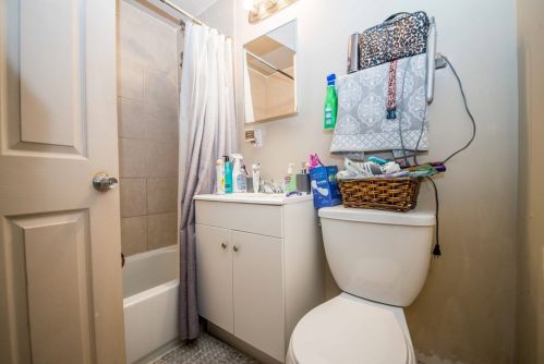 247 Dover St, Fall River MA 02721-2703 exterior