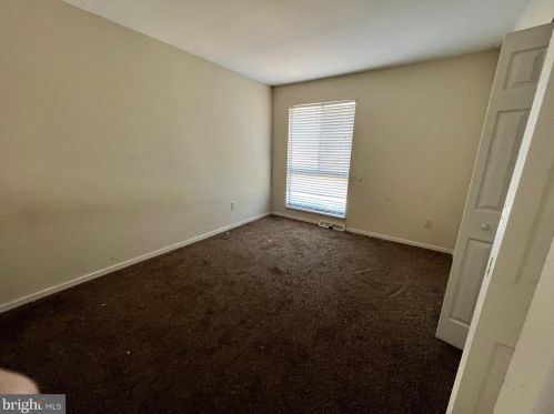 5429 Wolf River Ln, Columbia MD 21045-2258 exterior