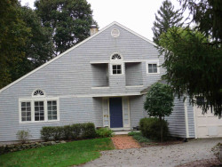 194 Moffat Rd, Newton, MA 02468-1128