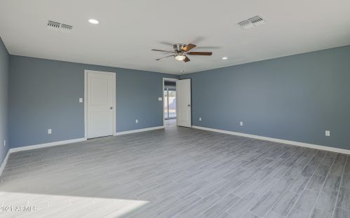 2201 65 Dr, Phoenix AZ 85033-1605 exterior