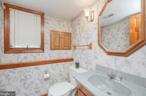 431 Meadowcroft Rd, West Deptford NJ 08096-4007 exterior