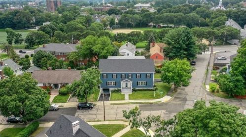 32 Johnson Rd, Arlington MA  02474 exterior