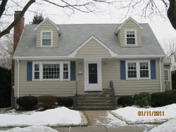 99 Harding St, Newton, MA 02465-1338