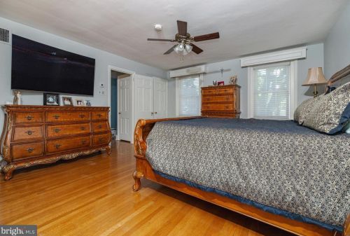 605 Delaware St, West Deptford NJ  08096-1576 exterior