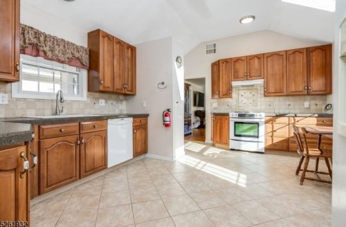 486 Adamic Hill Rd, Milford NJ  08848-1742 exterior