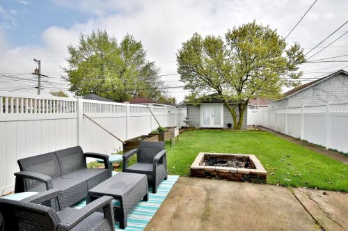 2637 Clinton Ave, Forest View, IL 60402-2566