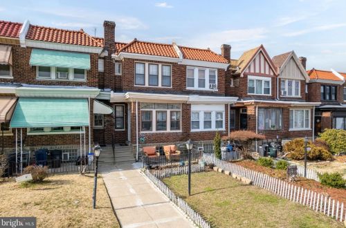 7434 20th St, Philadelphia, PA 19138-2205