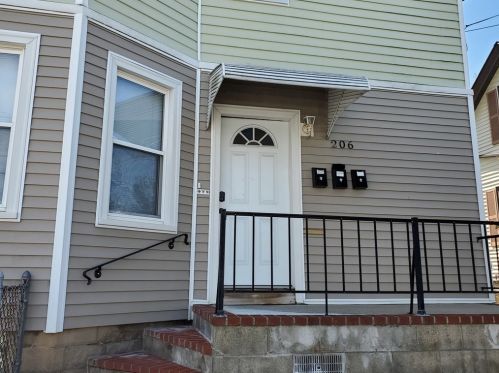 206 Hathaway St, New Bedford, MA 02746-1820