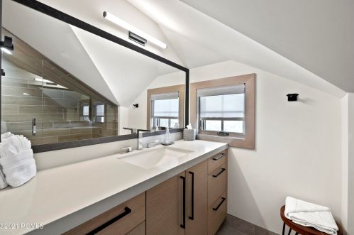 1231 Lowell Ave, Park City UT 84060-5115 exterior