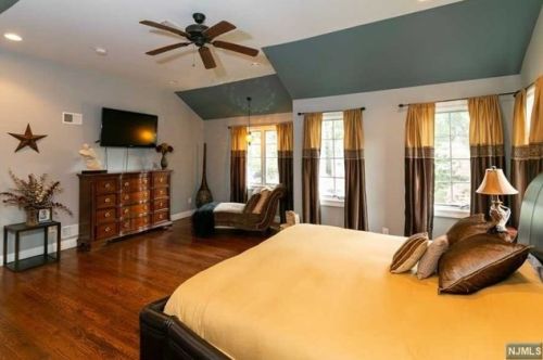 86 Lexington Ave, Cresskill NJ  07626-1216 exterior