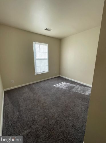 8 Coachlight Dr, Erial NJ 08081-5609 exterior