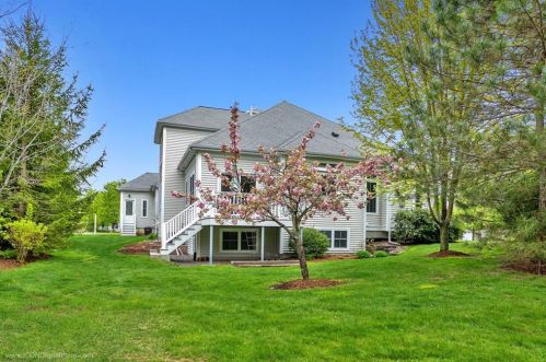 21 Winterberry Way, Norfolk MA 02056-1834 exterior