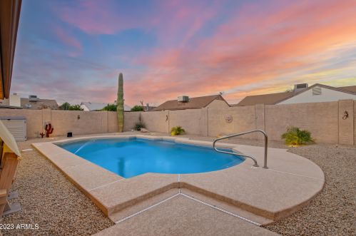 21061 33rd Dr, Phoenix, AZ 85027-3087
